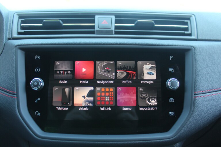 29 Stilecar It Seat Arona Gd162ax