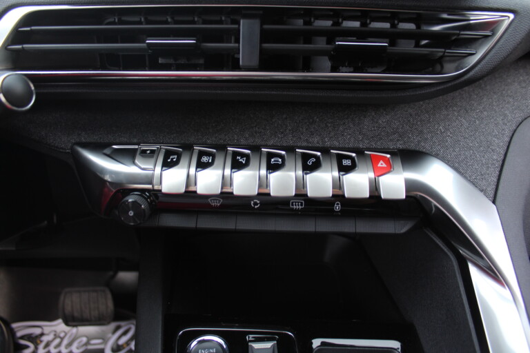 43 Stilecar It Peugeot 3008 Gr421ml