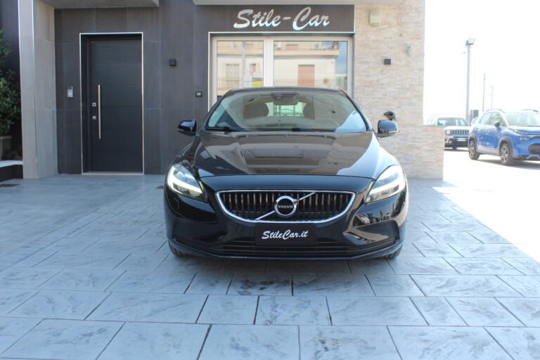 VOLVO V40 MY17
