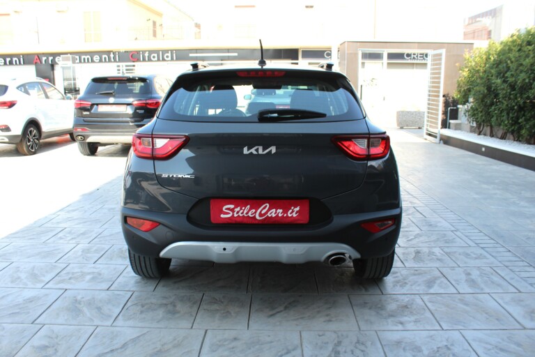 04 Stilecar It Kia Stonic Gj532jt
