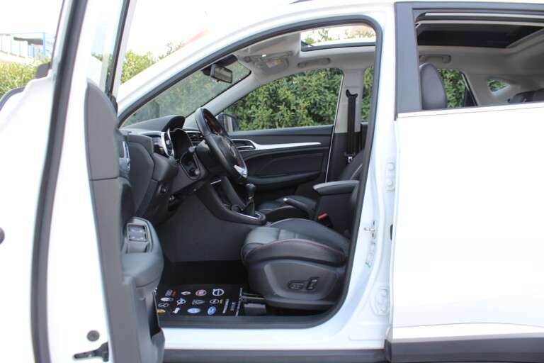 13 Stilecar It Mg Zs Gn231ww