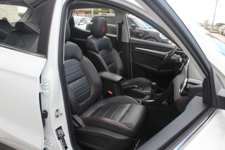 17 Stilecar It Mg Zs Gj972yk