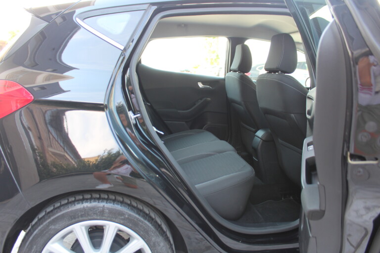 18 Stilecar It Ford Fiesta Gb786ds