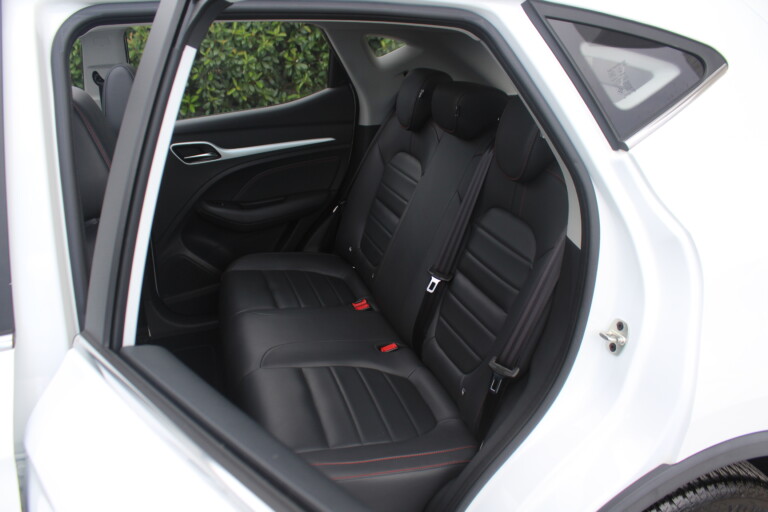 18 Stilecar It Mg Zs Gj972yk