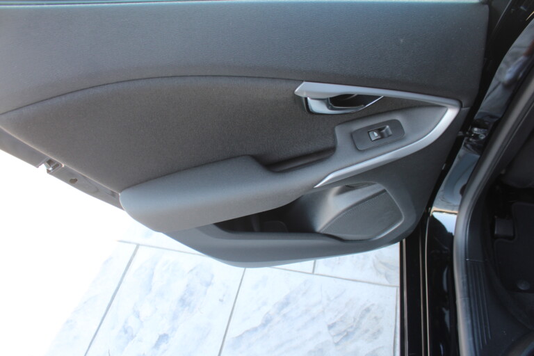 20 Stilecar It Volvo V40 Fy250yx