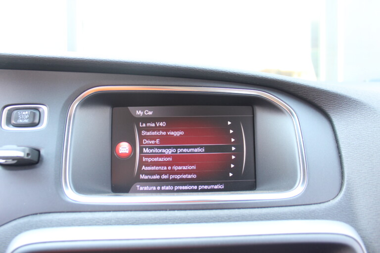 34 Stilecar It Volvo V40 Fy250yx