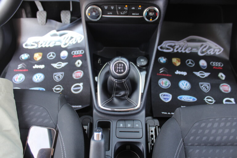 37 Stilecar It Ford Fiesta Gb786ds
