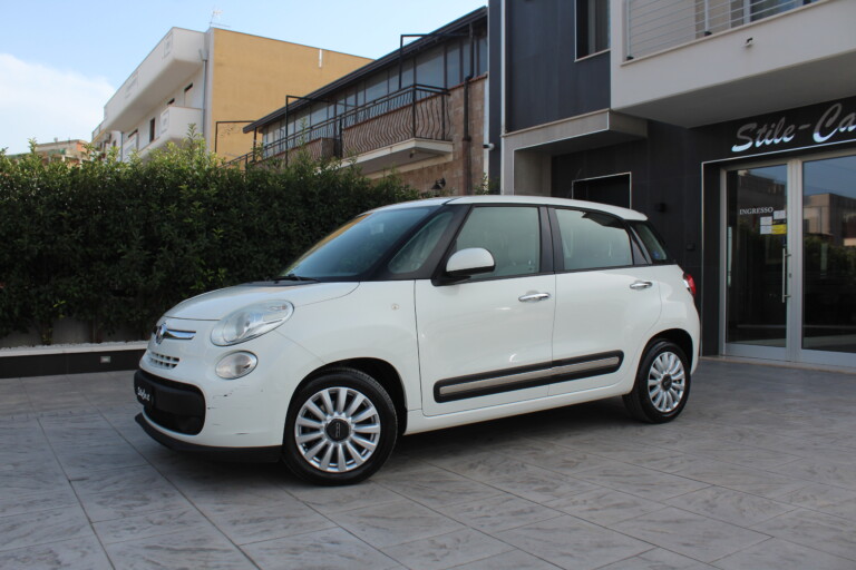 03 Stilecar It Fiat 500l Et956aw