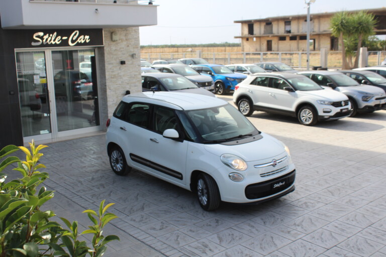 05 Stilecar It Fiat 500l Et956aw