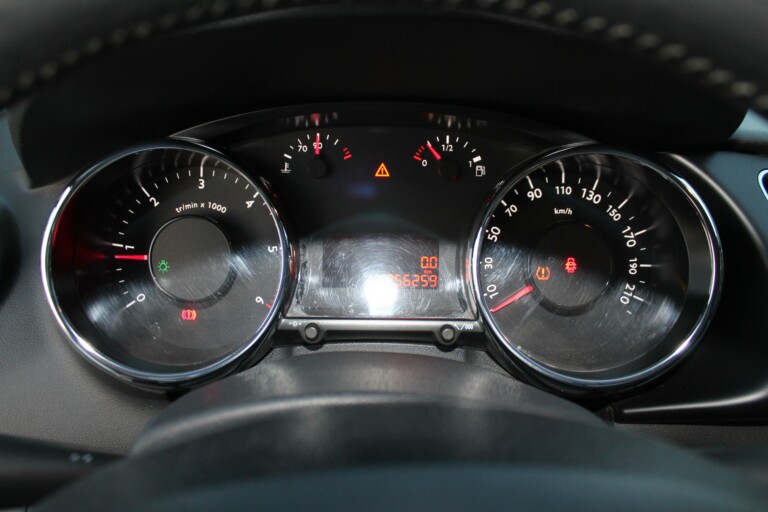 12 Stilecar It Peugeot 3008 Fb077st