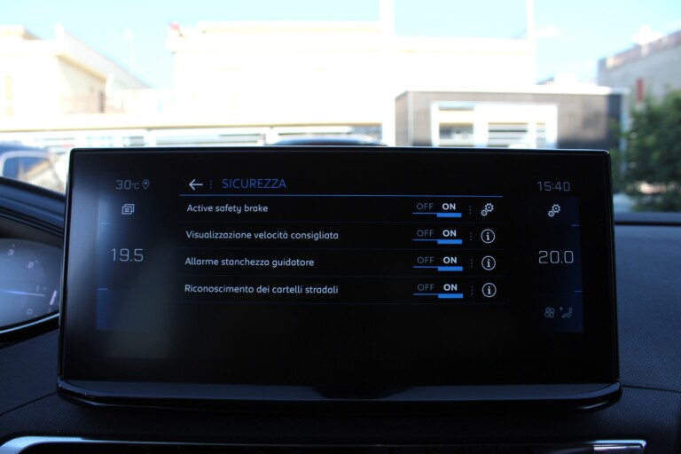 40 Stilecar It Peugeot 3008 Gj497zb