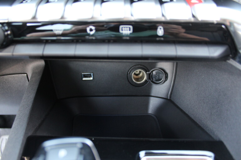 43 Stilecar It Peugeot 3008 Gj497zb