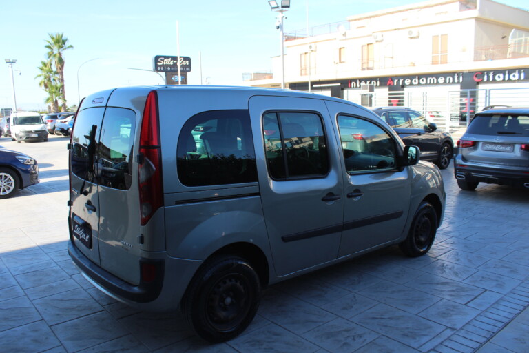 02 Stilecar It Renault Kangoo Dn738ly