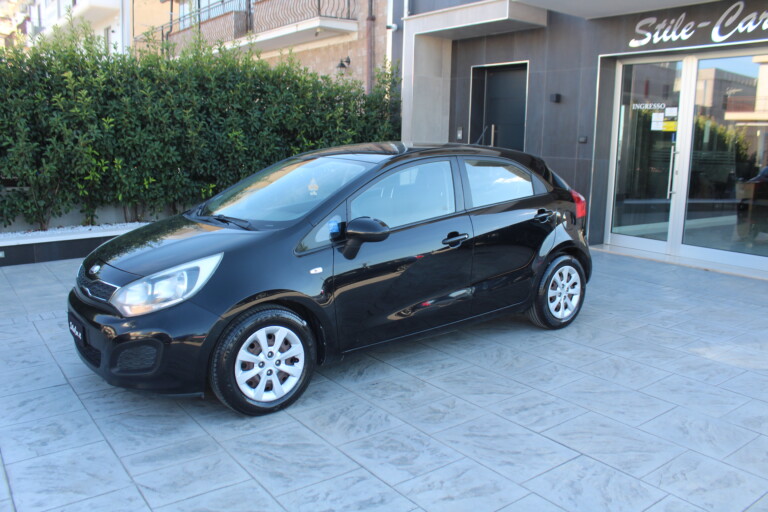 03 Stilecar It Kia Rio En629an