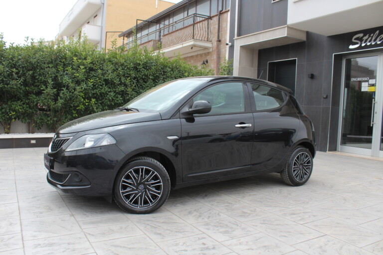 03 Stilecar It Lancia Ypsilon Gm978dd 1