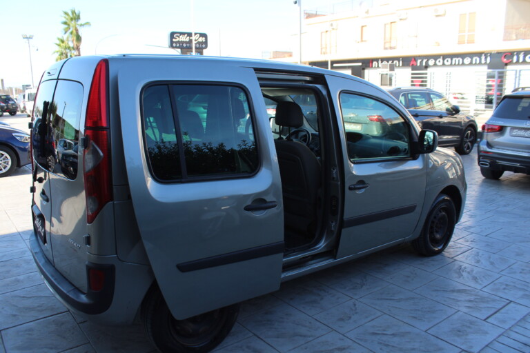 03 Stilecar It Renault Kangoo Dn738ly