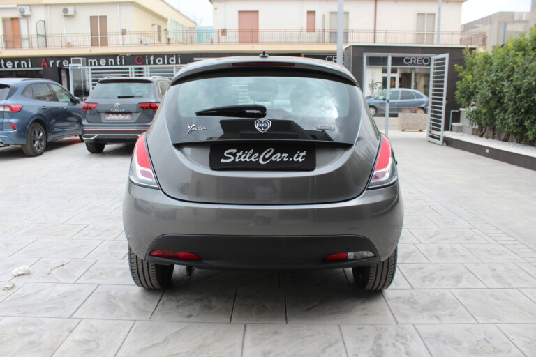 04 Stilecar It Lancia Ypsilon Gm978dd
