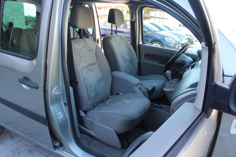 09 Stilecar It Renault Kangoo Dn738ly
