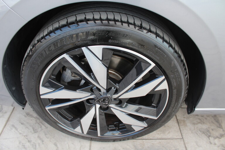 11 Stilecar It Peugeot 308 Sw Gm543le