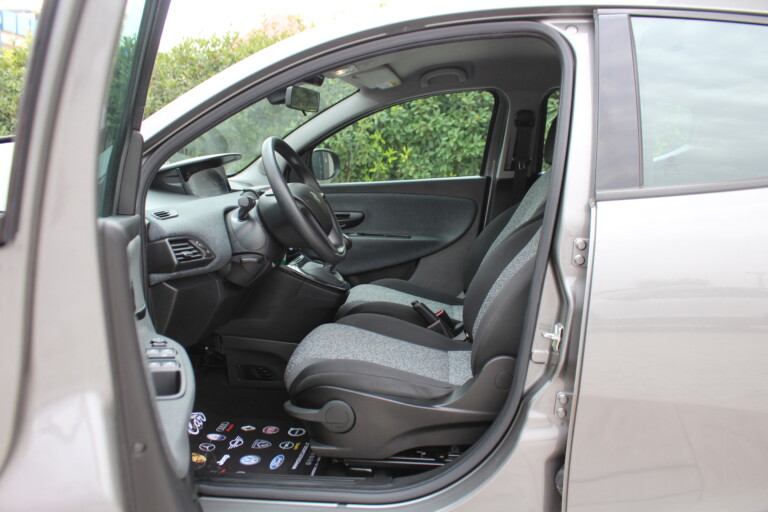 12 Stilecar It Lancia Ypsilon Gm978dd