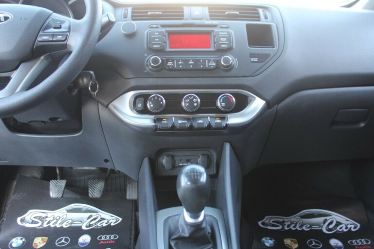 16 Stilecar It Kia Rio En629an