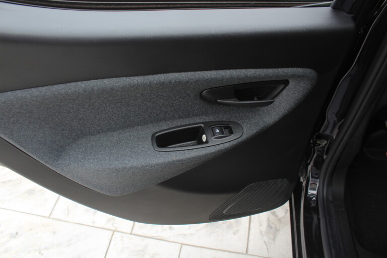 16 Stilecar It Lancia Ypsilon Gm978dd 1