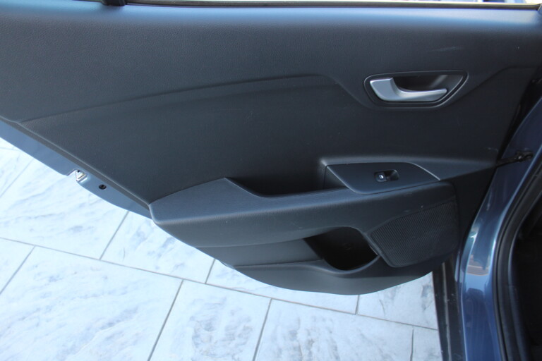 17 Stilecar It Kia Stonic Gk969zh