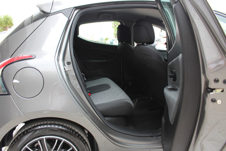 17 Stilecar It Lancia Ypsilon Gm978dd
