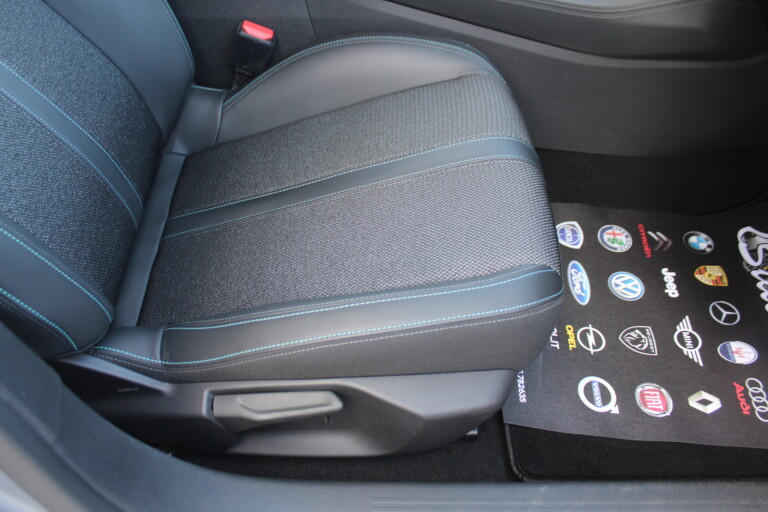 17 Stilecar It Peugeot 308 Sw Gm543le