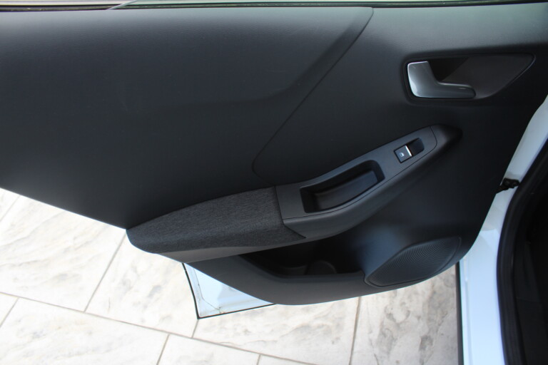 18 Stilecar It Ford Puma Gk240fx