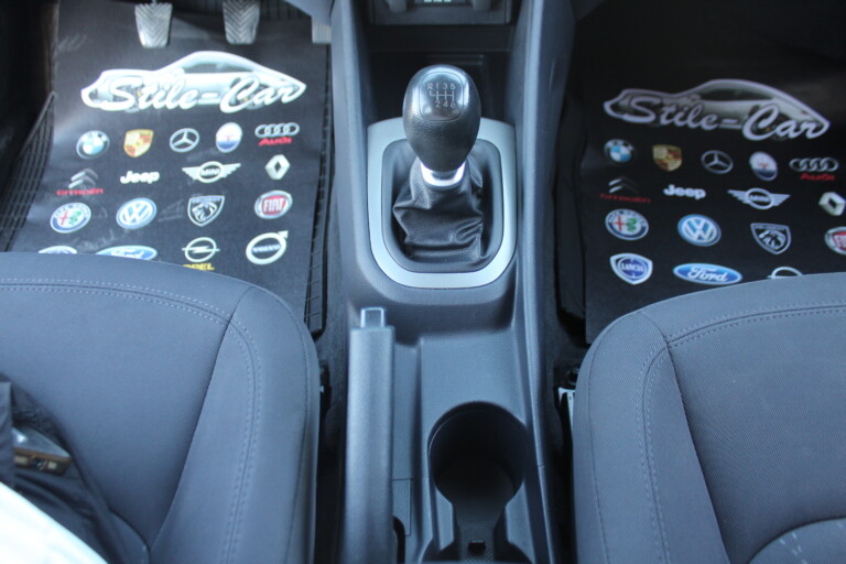 19 Stilecar It Kia Rio En629an