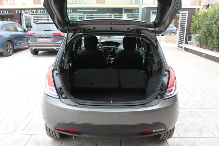 20 Stilecar It Lancia Ypsilon Gm978dd