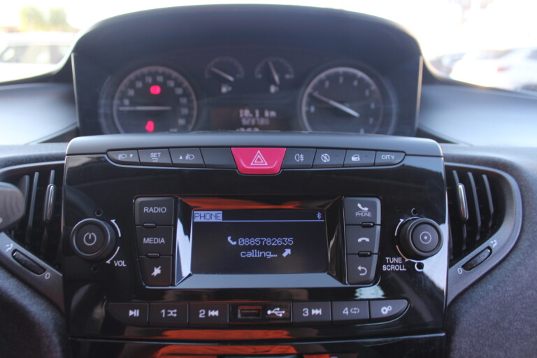 25 Stilecar It Lancia Ypsilon Gm978dd 1