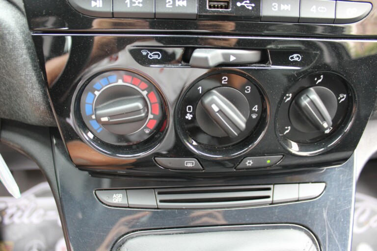 26 Stilecar It Lancia Ypsilon Gm978dd 1