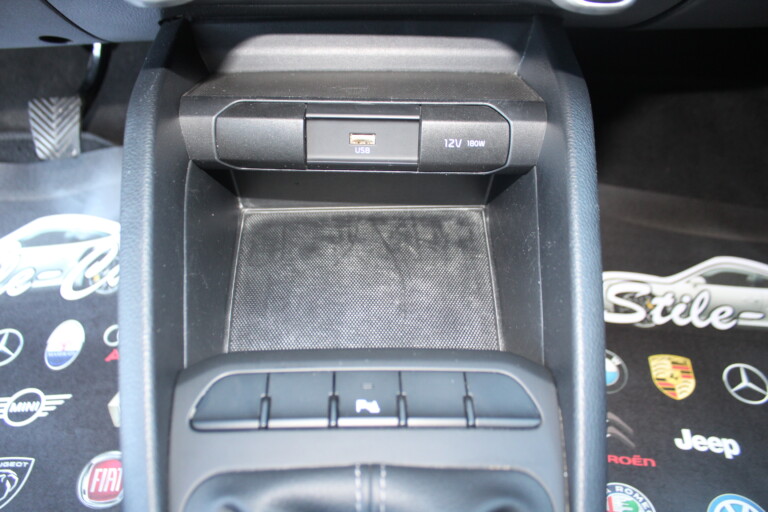 37 Stilecar It Kia Stonic Gk969zh