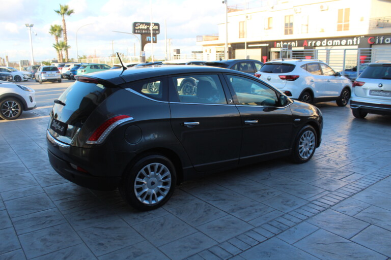 03 Stilecar It Lancia Delta Ed561yh