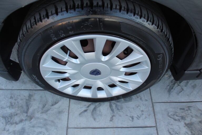 05 Stilecar It Lancia Delta Ed561yh