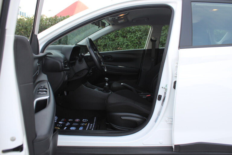 13 Stilecar It Hyundai Bayon Gn679lt