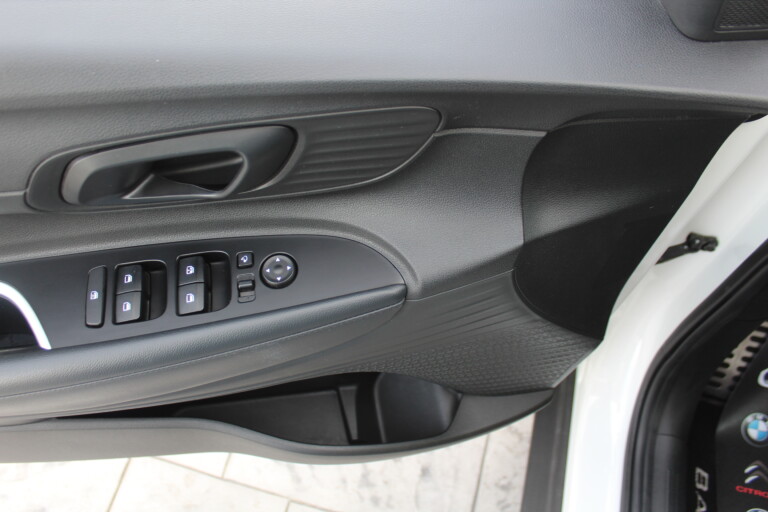 14 Stilecar It Hyundai Bayon Gn679lt