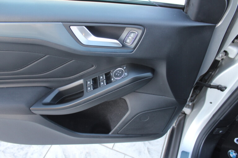 16 Stilecar It Ford Focus Gg785as