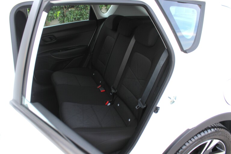 16 Stilecar It Hyundai Bayon Gn679lt