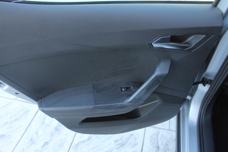 17 Stilecar It Seat Arona Gn336sj