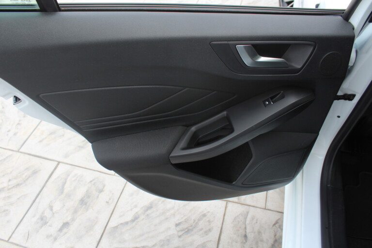 18 Stilecar It Ford Focus Gg543rw
