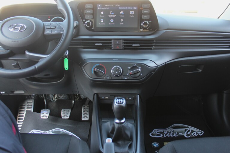 26 Stilecar It Hyundai Bayon Gn741lt