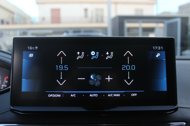32 Stilecar It Peugeot 3008 Gk234fm