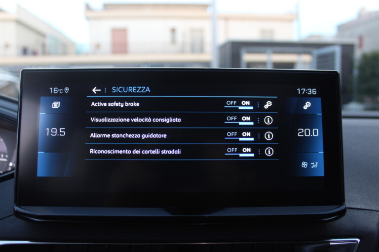 39 Stilecar It Peugeot 3008 Gk234fm
