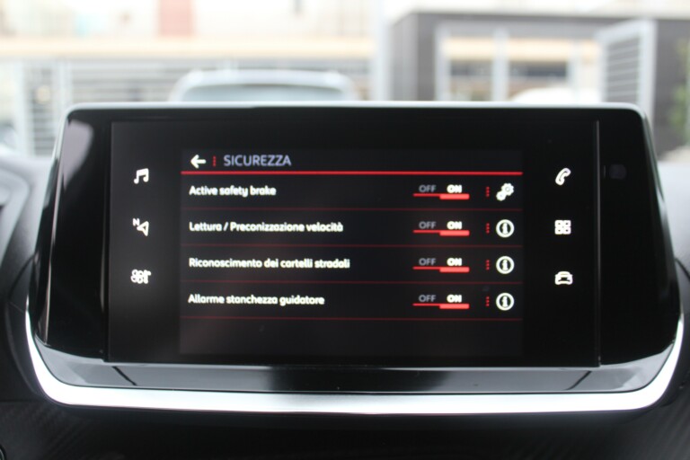 40 Stilecar It Peugeot 2008 Gj725yt