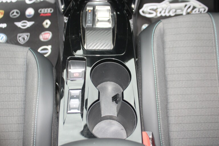 44 Stilecar It Peugeot 2008 Gj725yt